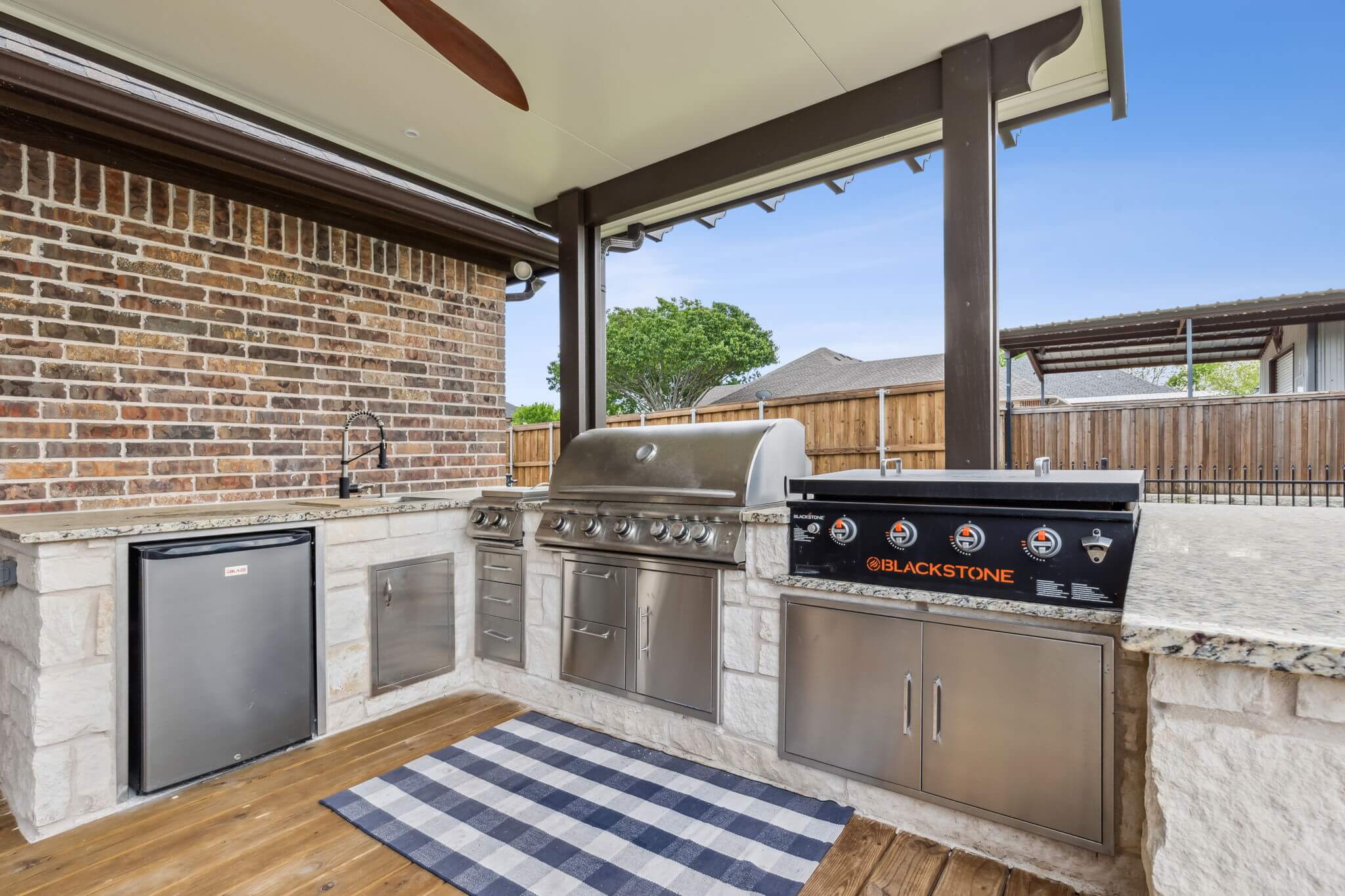 Outdoor Kitchens